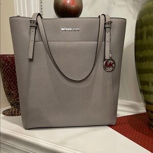 Michael Kors Voyager Pearl Gray Leather Tote Bag